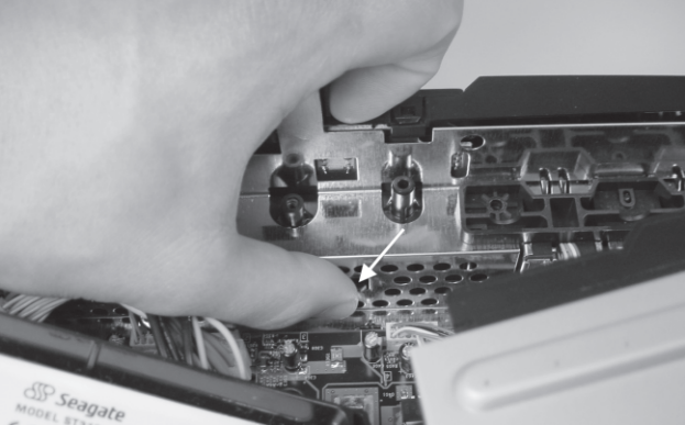 Figure 3-5: The thumb is pressing on the middle friction lock.